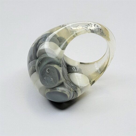 Chunky Oval Shape Resin Ring With Grey and White Pill Beads Lucite Large Ring - Picture 8 of 10